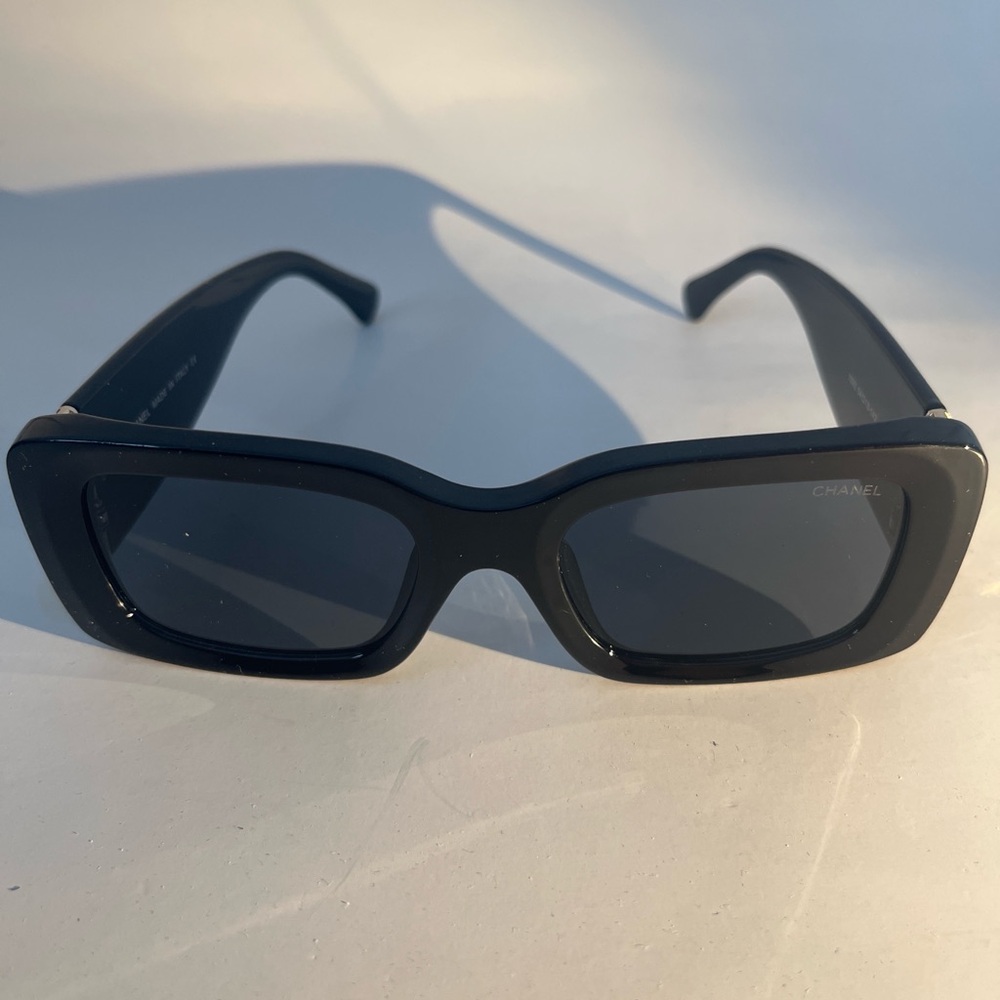 CHANEL Sleek Black Sunglasses
